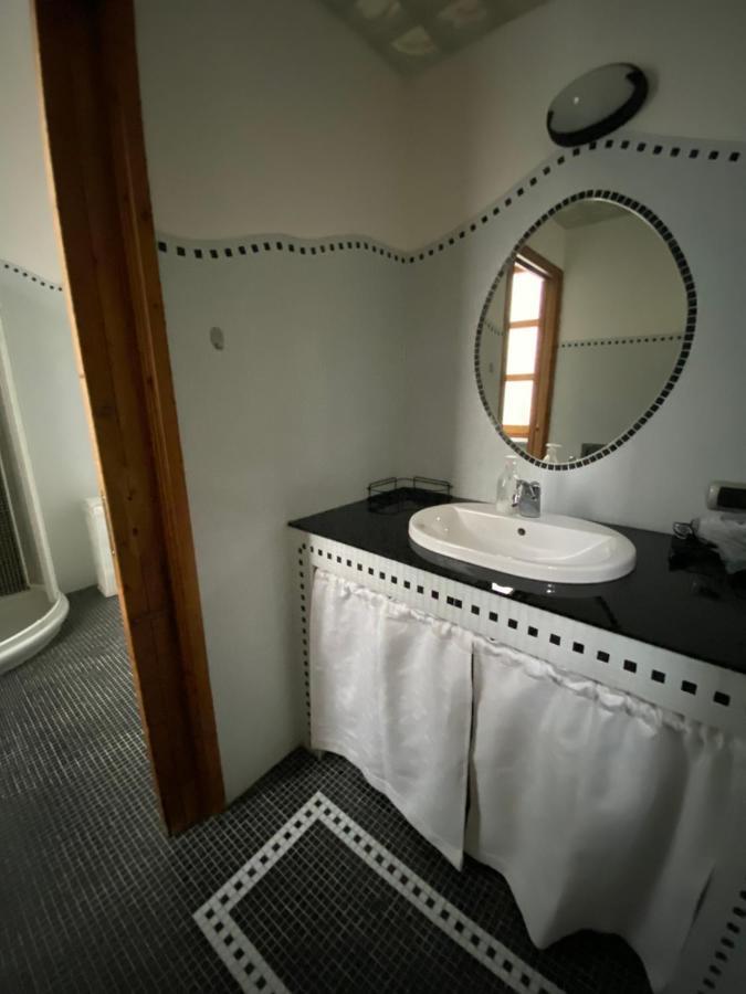Tito'S Apartment Кунео Екстер'єр фото